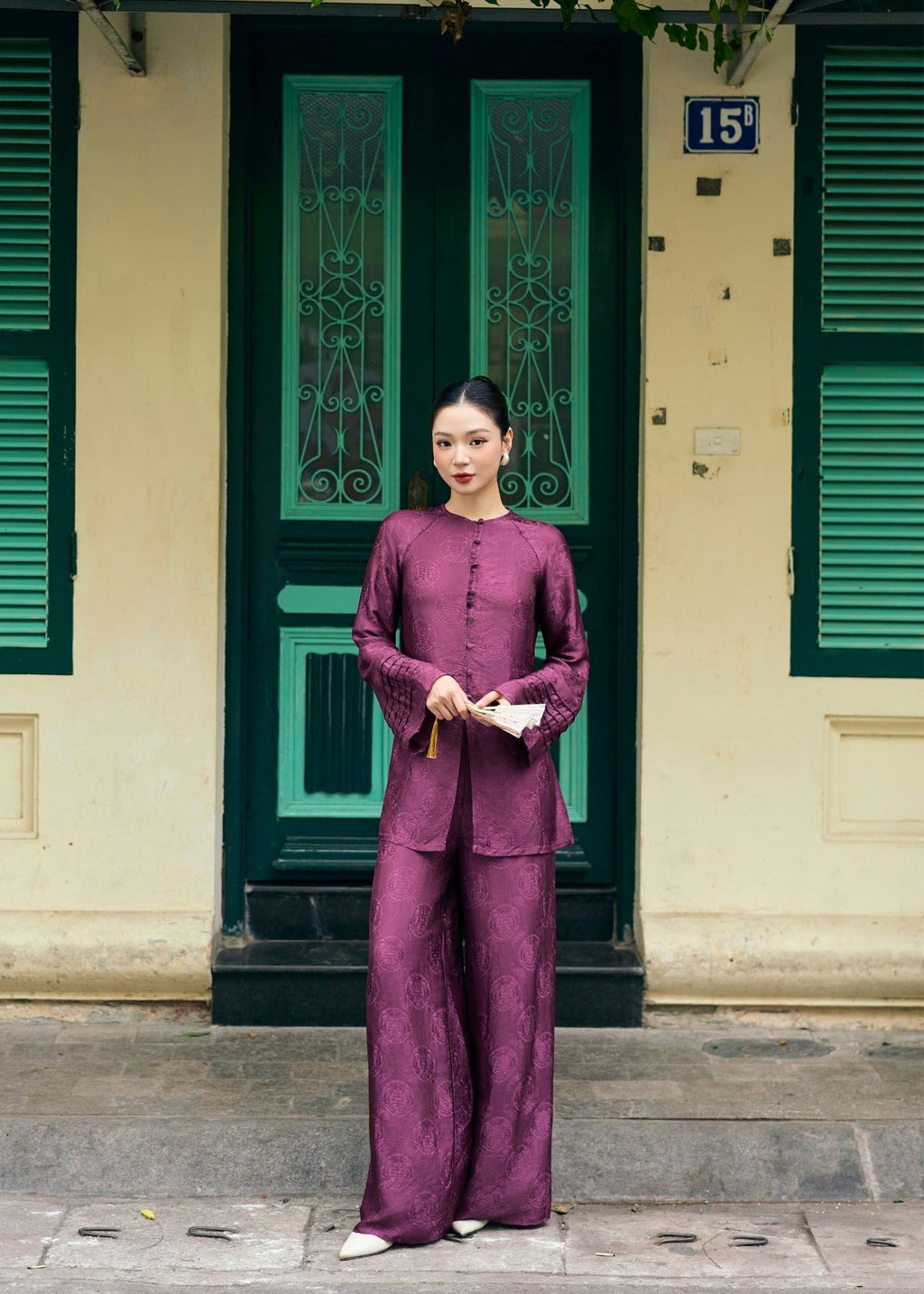 “Tú Lệ” Ba ba Set - Pleated sleeved wormsilk in Imperial Mulberry - front view by Tam